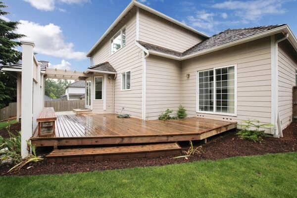 Deck company providing competitive deck builders in Toledo cost options.