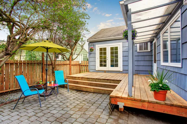 Elaborate multi-level deck structure showcasing the high-quality craftsmanship of leading deck building companies in Toledo.