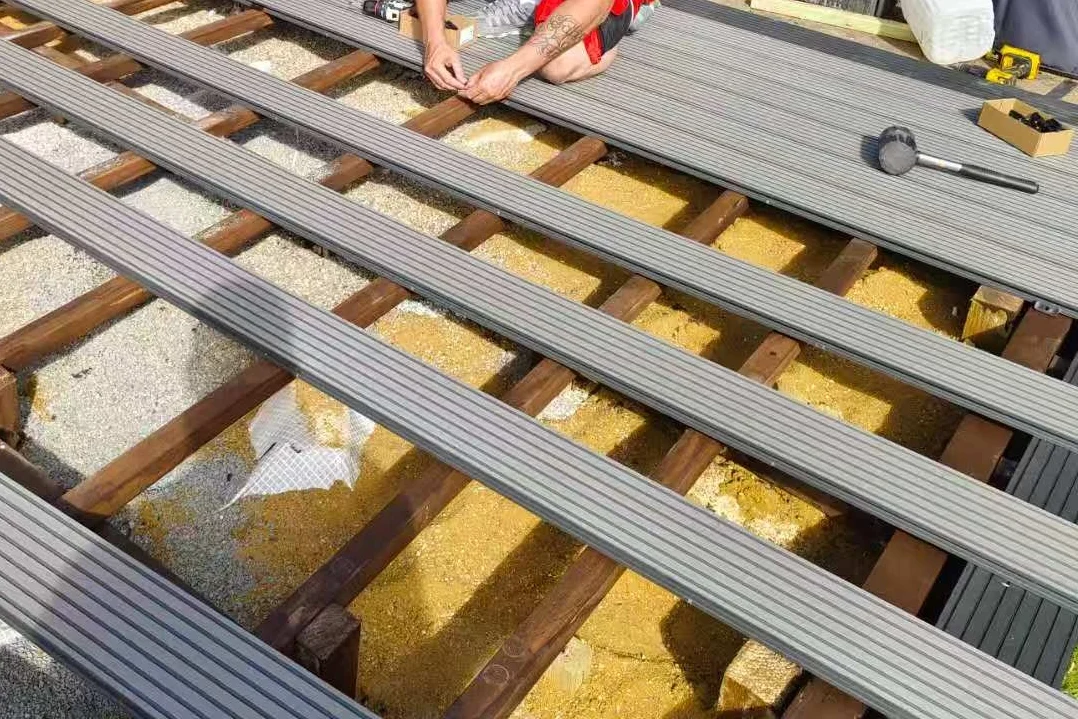 Expert composite deck contractors in Toledo, OH